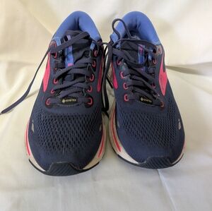 Brooks Ghost 15 Women's Navy Athletic Shoes